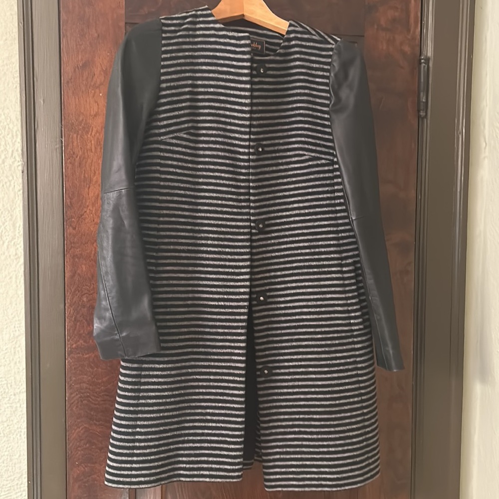 Stunning MADEWELL outerwear jacket with front pockets and functional snaps. - Picture 3 of 9